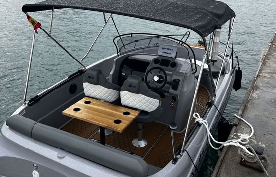 Motorboat Aqua 24 S7 130hp
