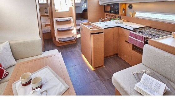 Sailboat Sunsail 410 12m