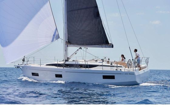 Sailboat Bavaria Bavaria C38 11m