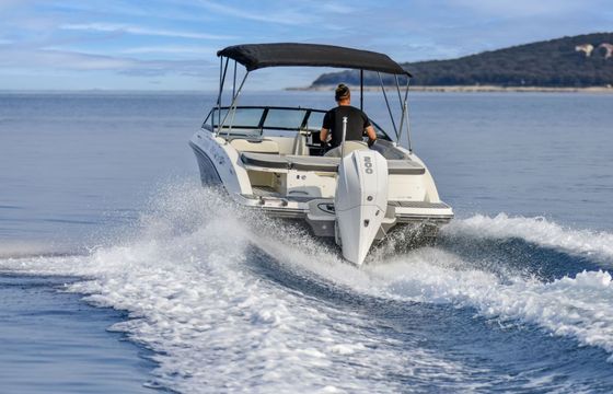 Motorboat Sea Ray 210 Spx 200hp