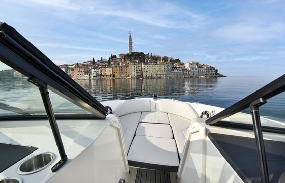 Motorboat Sea Ray 210 Spx 200hp