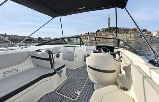 Motorboat Sea Ray 210 Spx 200hp