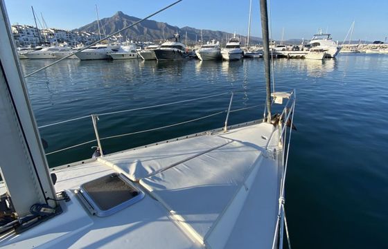 Sailboat Beneteau Oceanis 370 11.5m