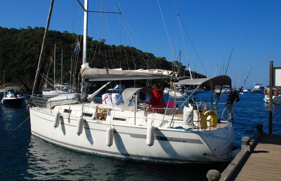Sailboat Bavaria Cruiser 32 9.99m
