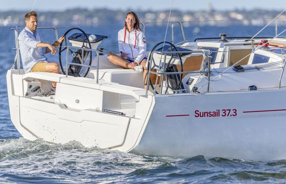 Sailboat Sunsail 37.3 10m