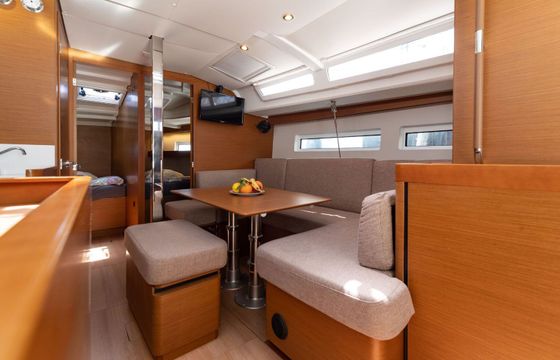 Sailboat Jeanneau Sun Odyssey 440 13m