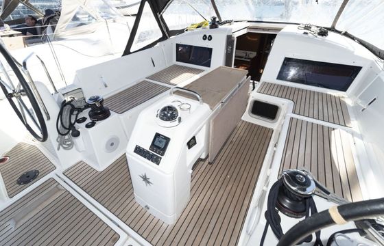 Sailboat Jeanneau Sun Odyssey 440 13m