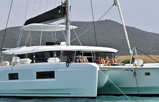 Catamaran Lagoon 46 14m