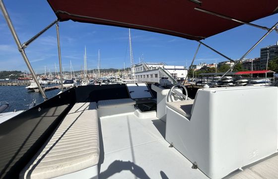 Motorboat Ferreti 39