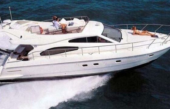 Motorboat Ferreti 48 500hp