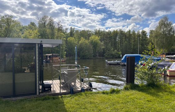 Houseboat RIVO SP ZO.O Campi 300