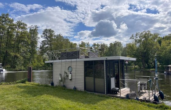 Houseboat RIVO SP ZO.O Campi 300