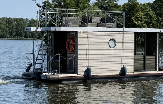 Houseboat RIVO SP ZO.O Campi 300