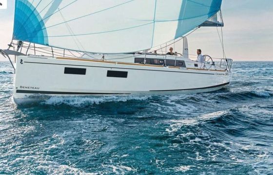 Sailboat OCEANIS 38.1 DL 11m