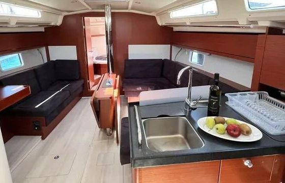 Sailboat Hanse 418 12m