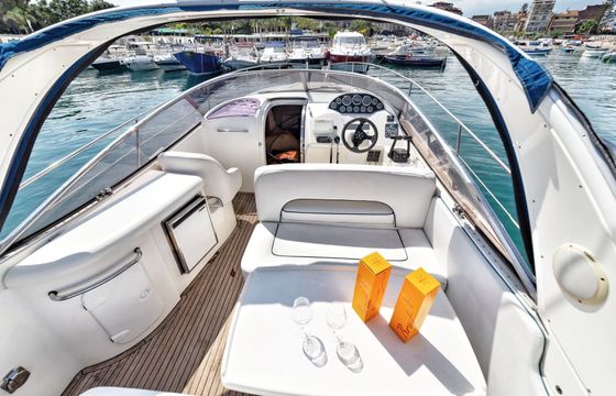 Motorboat BAVARIA 32 Sport 450hp