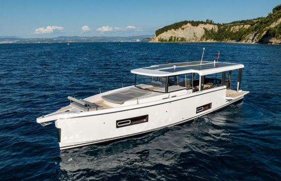 Motor yacht Bénéteau Island Cruising Boat - 4 + 1 cab. 28hp