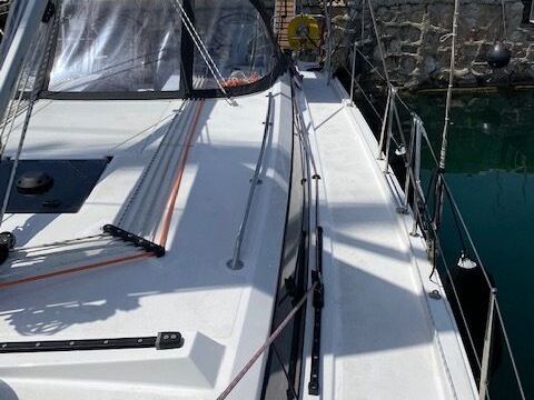 Sailboat Bavaria C42  12m