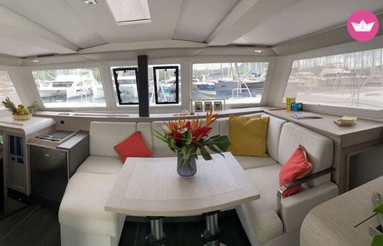 Catamaran ISLA 40 (4 CAB + 1 /  2 SDB) 11m