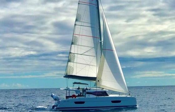 Catamaran ISLA 40 (4 CAB + 1 /  2 SDB) 11m