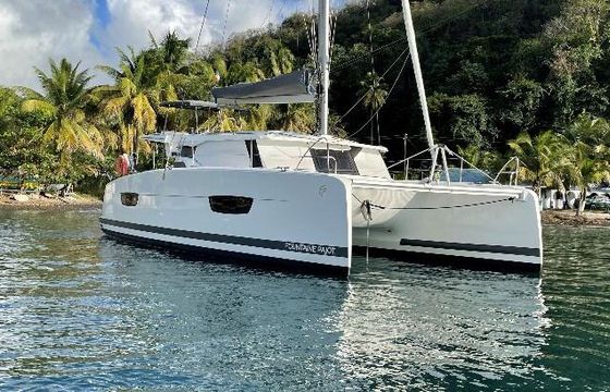Catamaran ISLA 40 (4 CAB + 1 /  2 SDB) 11m
