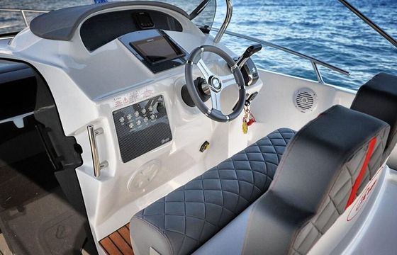Motorboat Saver Saver 750 walkaround 300hp