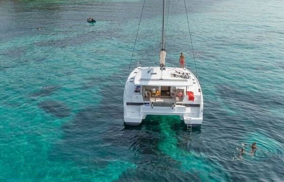 Motorboat Fountaine Pajot Lucia 40 89hp
