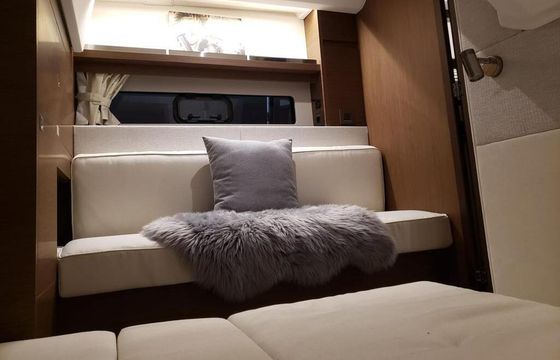 Motorboat Jeanneau Leader 36 400hp