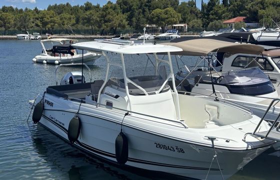 Motorboat Jeanneau Cap Camarat 7.5 Cc 250hp