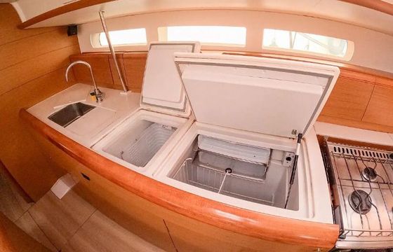 Sailboat Sun Odyssey 519 15m