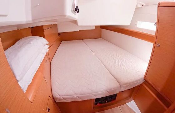 Sailboat Sun Odyssey 519 15m