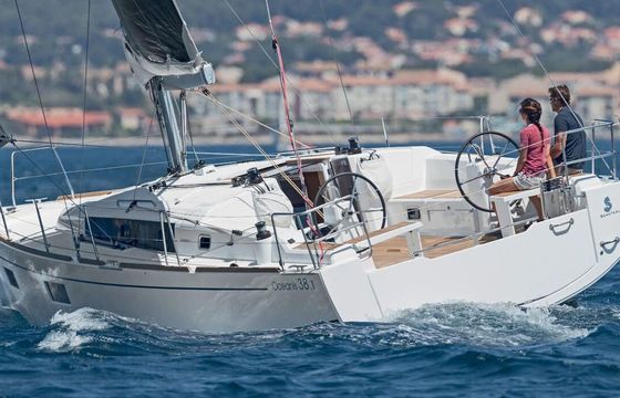 Sailboat Beneteau Oceanis 38 Deriveur  11.45m