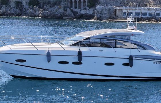 Motorboat Princess V42 740hp