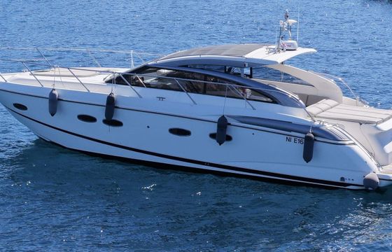 Motorboat Princess V42 740hp