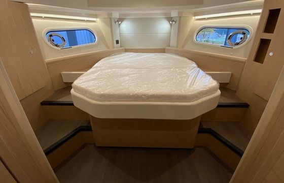 Motorboat Beneteau Swift Trawler 41 Fly 640hp