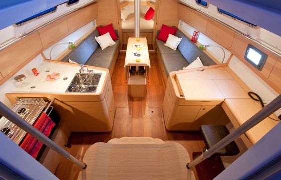 Sailboat BENETEAU FIRST 35 10.85m