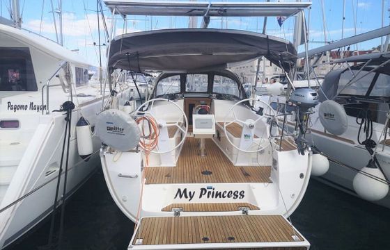 Sailboat Bavaria Yachtbau Bavaria Cruiser 37 - 3 cab. 11m