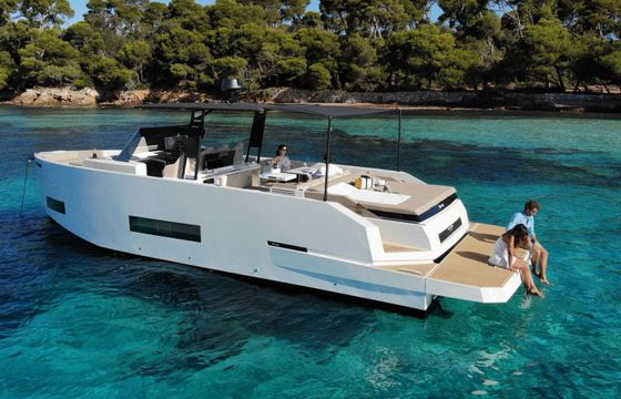 Motorboat De Antonio D42 Open 900hp