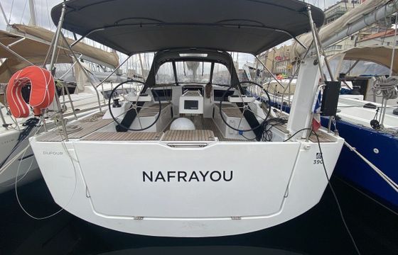 Sailboat Dufour Yachts Dufour 390 GL 11m