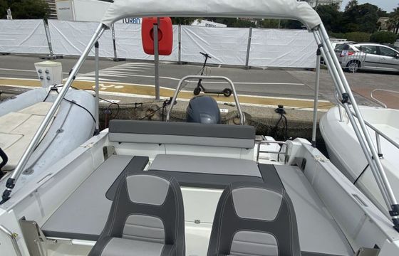 Motorboat Jeanneau Cap Camarat 6.5 Cc 150hp