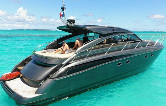 Motorboat Princess V 53 1500hp