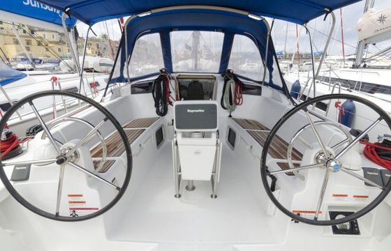 Sailboat Jeanneau Sun Odyssey 409 12.34m