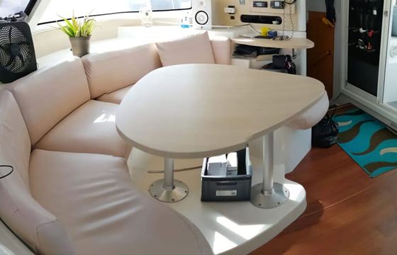 Catamaran Fountaine Pajot Lavezzi 40 12m
