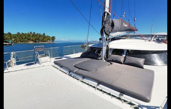 Catamaran Fountaine Pajot Lavezzi 40 12m