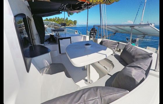 Catamaran Fountaine Pajot Lavezzi 40 12m