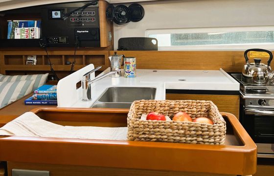 Sailboat Jeanneau Sun Odyssey 410 12m