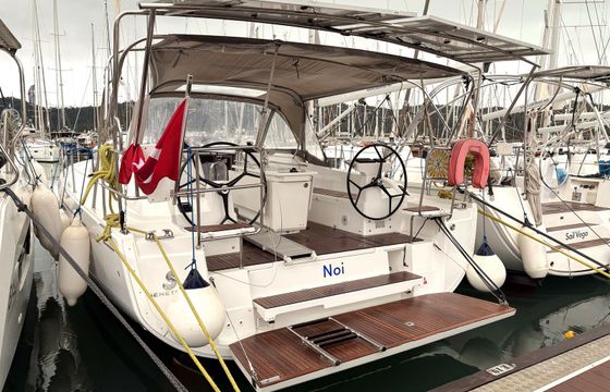Sailboat Oceanis 40.1 12m