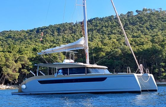 Catamaran Luna 49 14.9m