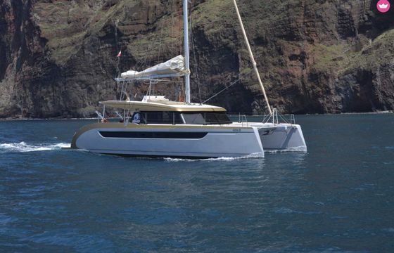 Catamaran Luna 49 14.9m