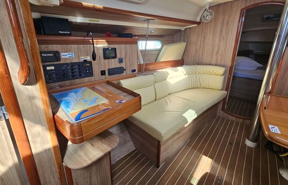 Sailboat Jeanneau Sun Odyssey 42i 12m